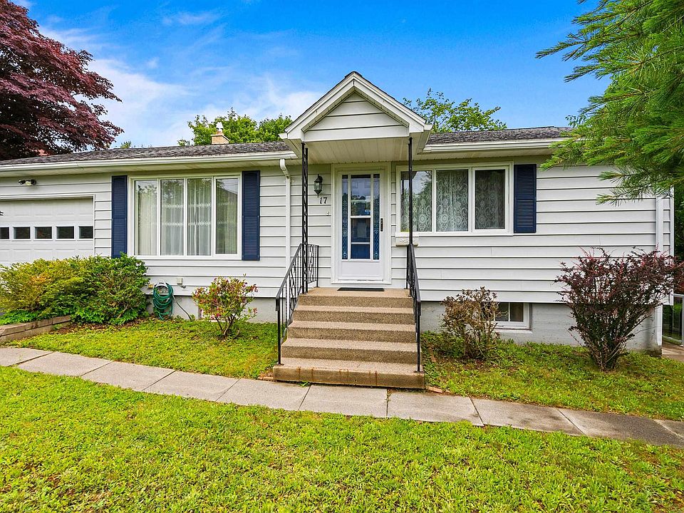 1st image of 17 Forward Ave