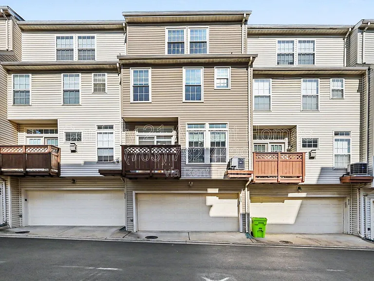 968 Harrison Cir — Photo 32