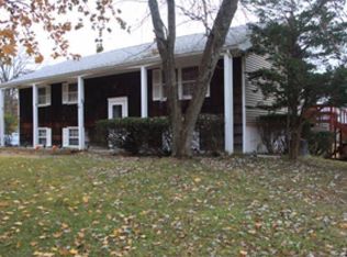 2 Split Tree Dr, Wappingers Falls, NY 12590