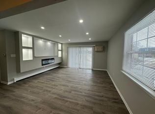 7S065 Suffield Ct APT F109, Westmont, IL 60559
