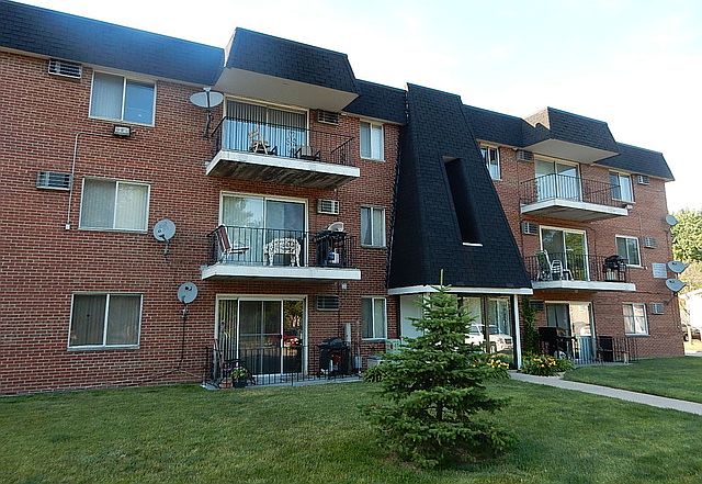 1st image of 12900 Crestbrook Ct APT 9