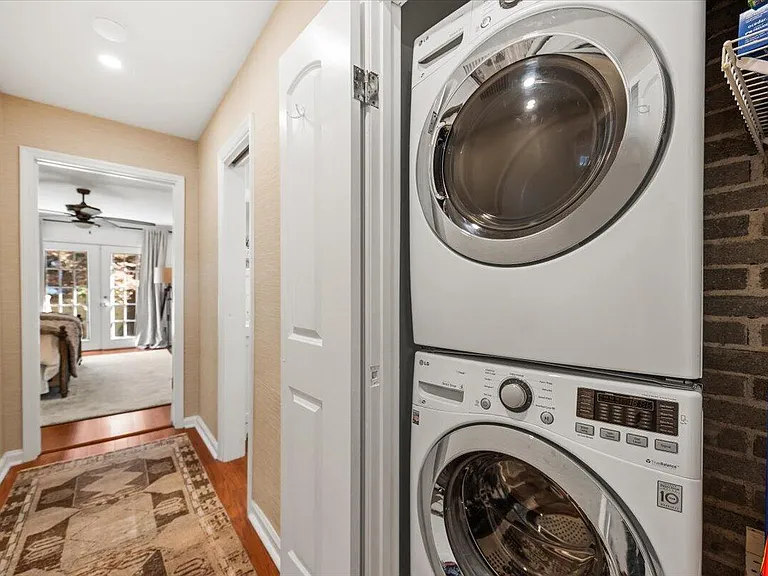 421 McCants Dr — Photo 27