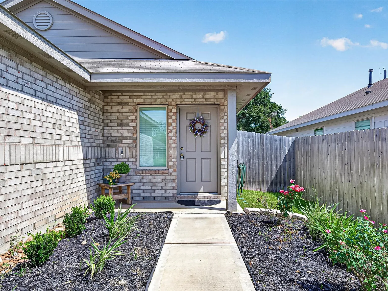 3 bed, 2.0 bath, 1461 sqft, $1,950 — Photo 4