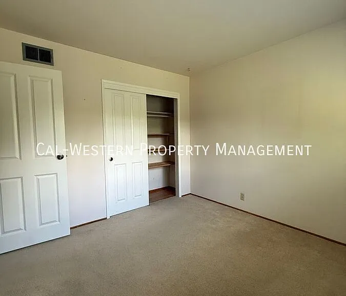7790 Robindell Way — Photo 8