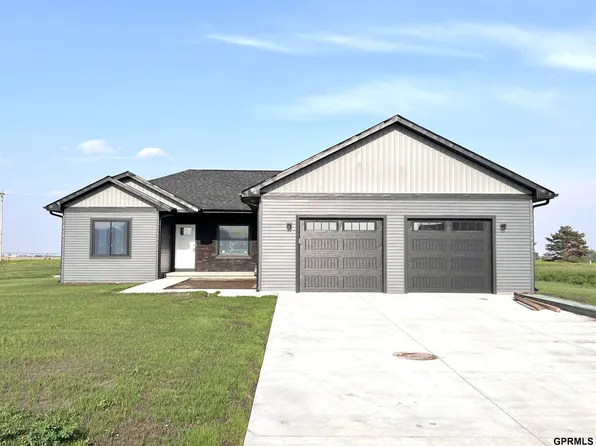 290 N 19th St, Geneva, NE 68361