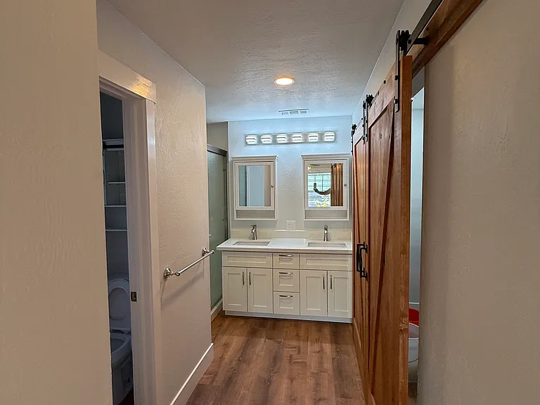 Primary en-suite Bath