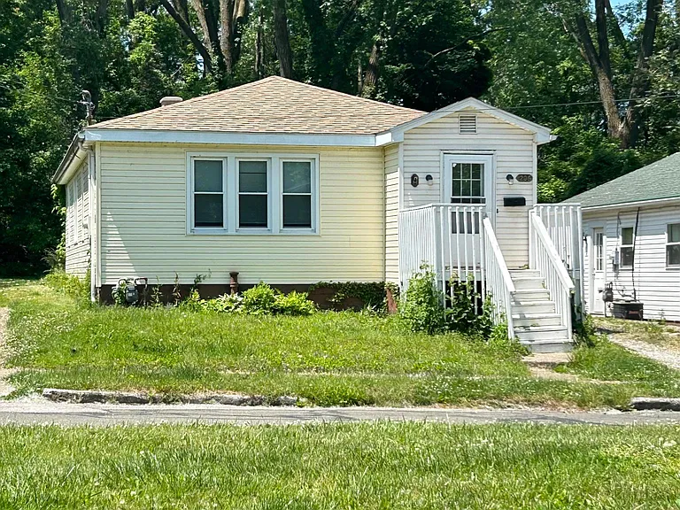 206 Dunn Blvd — Photo 2