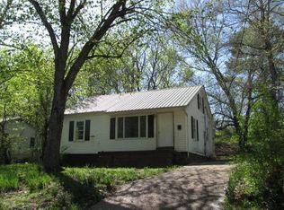 516 Wynn St, Paris, TN 38242