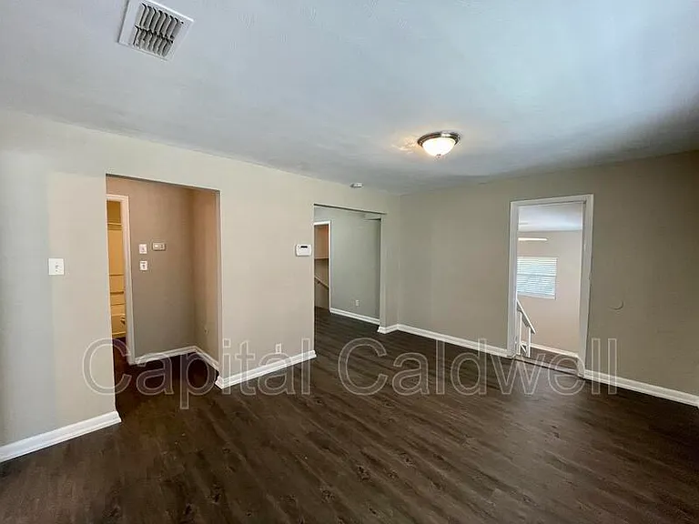 1904 E Emma St — Photo 7