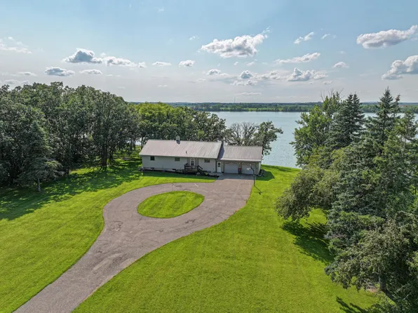 1044 S Otter Ave, Parkers Prairie, MN 56361