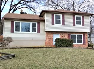 9102 W 87th Ter, Overland Park, KS 66212