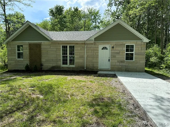 136 S 5th Street, Austin, IN 47102