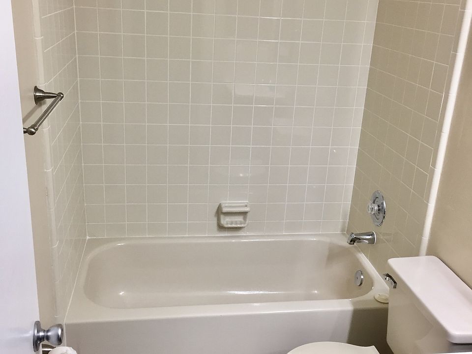 1st image of 1015 Abell Cir