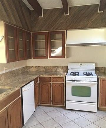 4th image of 1803 Winthrop St