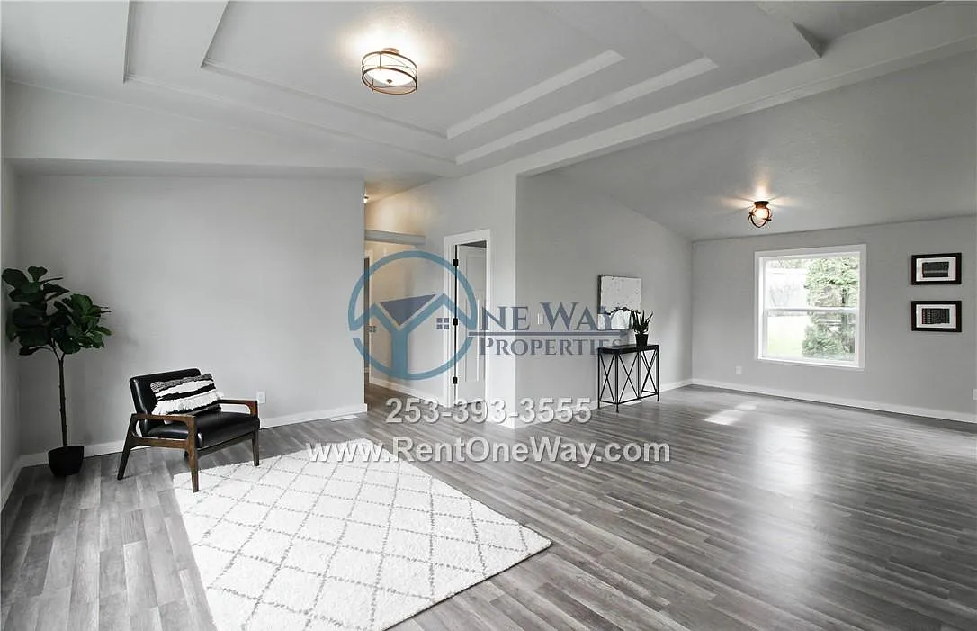 4 bed, 1620 sqft, $2,795 — Photo 3