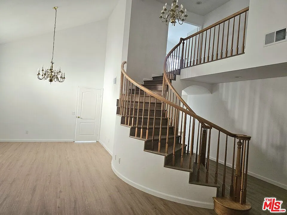 4 bed, 3.0 bath, 2814 sqft, $4,900 — Photo 3