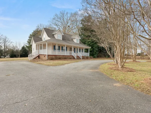 22 Gosnell Ave, Inman, SC 29349