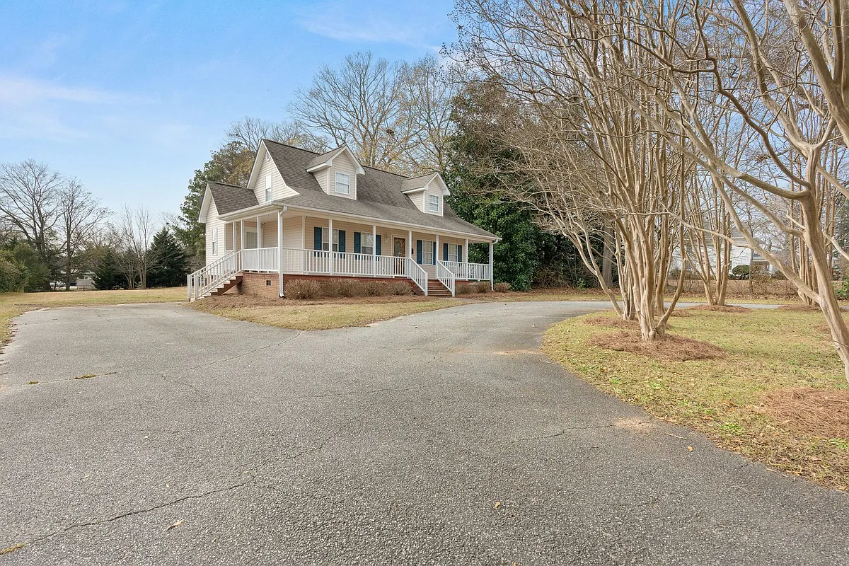 Building Photo - 22 Gosnell Ave