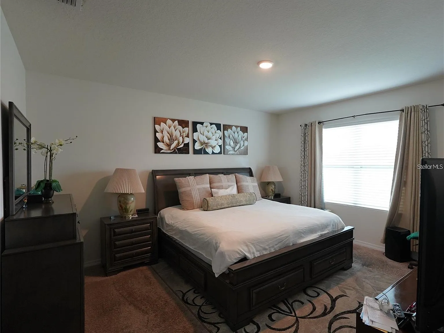 3 bed, 2.0 bath, 1690 sqft, $1,899 — Photo 4