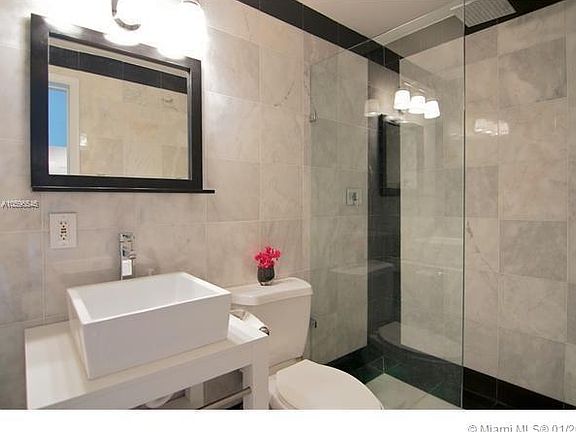 3rd image of 1619 Lenox Ave APT 22
