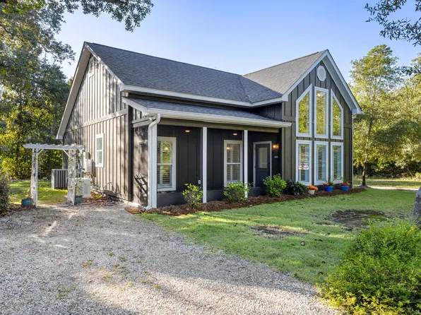 2332 Oak St, Carrabelle, FL 32322