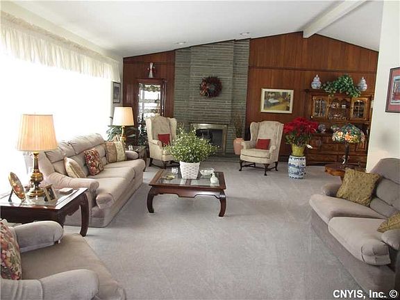 5th image of 114 Treeland Cir
