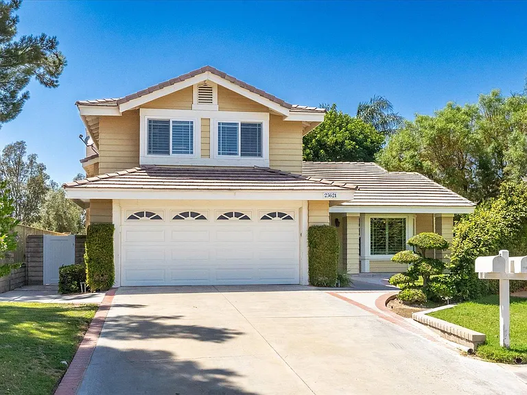 23621 Dunsmore Ln — Photo 1