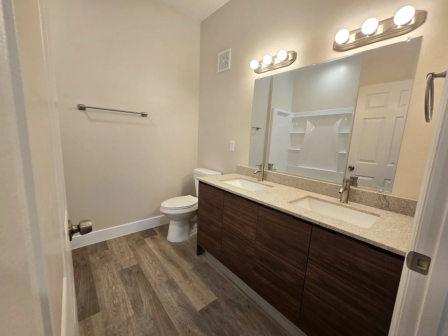 2 bed, 1250 sqft, $1,495 — Photo 2