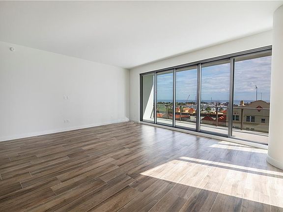 3rd image of 100 1st Ave N Unit 0701