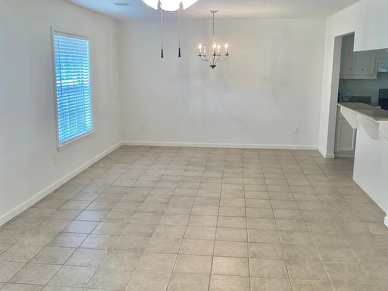 512 Wilmington Dr — Photo 3