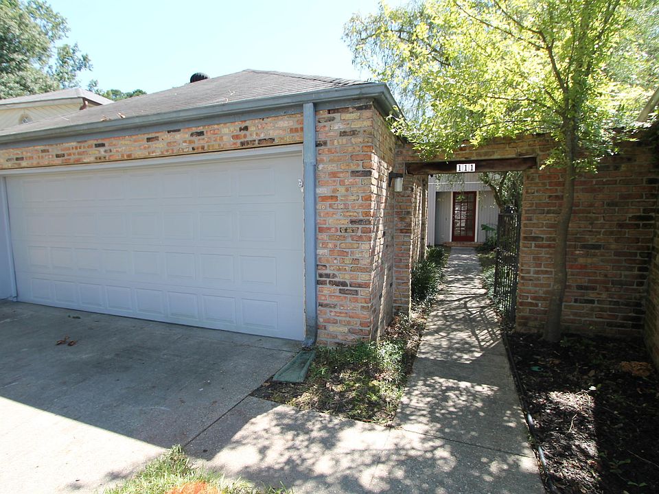 1st image of 111 Stonewood Cir