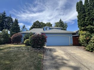 1587 NE 57th Ave, Hillsboro, OR 97124