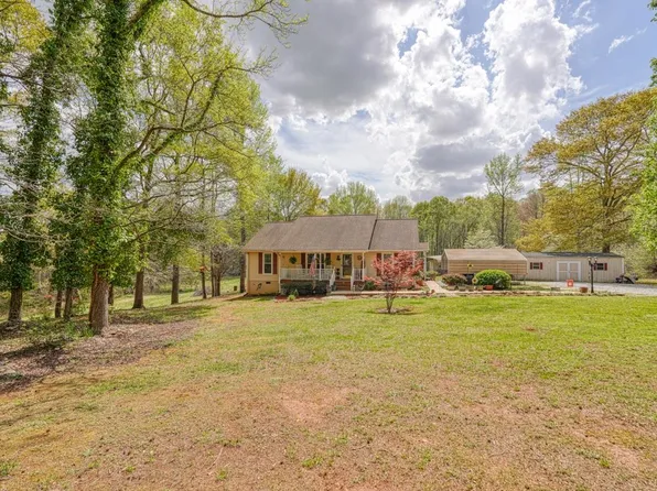 518 Chiuminetta Dr, Boiling Springs, SC 29316