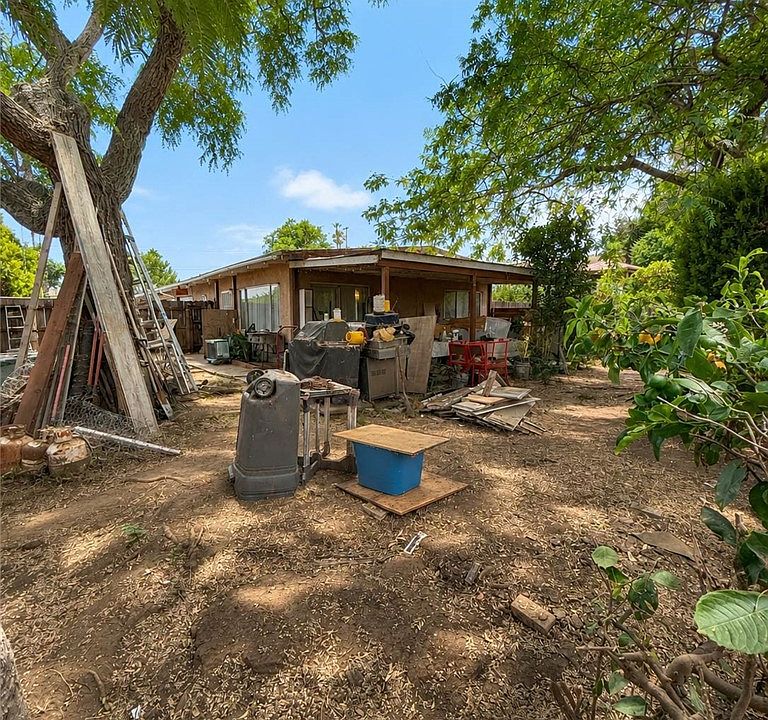 2nd image of 159-161 Walker Way