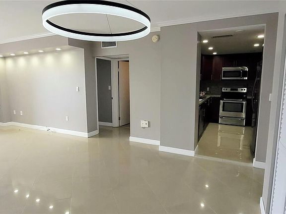 2nd image of 400 Kings Point Dr APT 1426