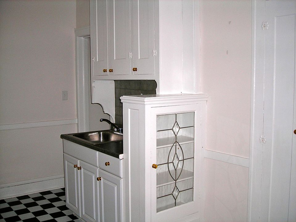 2nd image of 1418 W Clifton Blvd APT 2