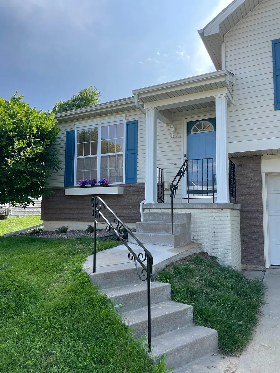 Building Photo - 7832 S 159th St