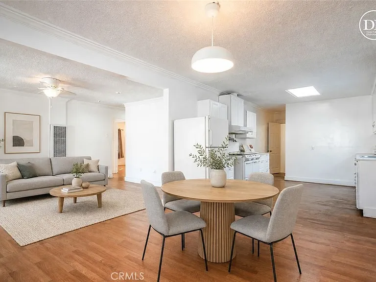 1125 N Heliotrope Dr — Photo 2