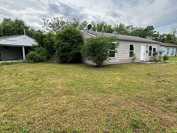 3rd image of 523 Saint Paul Dr