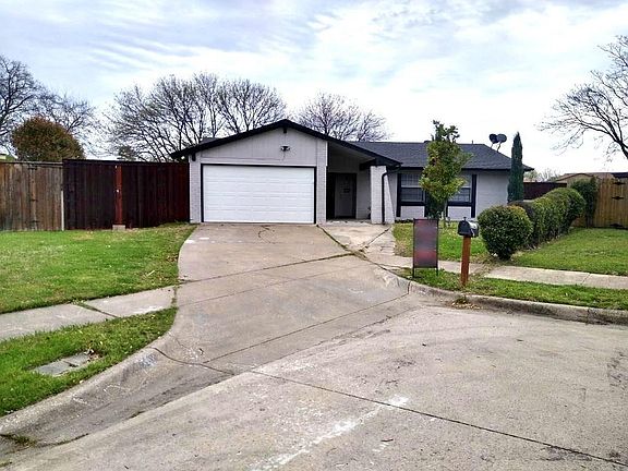 4th image of 2102 Meadowglen Dr
