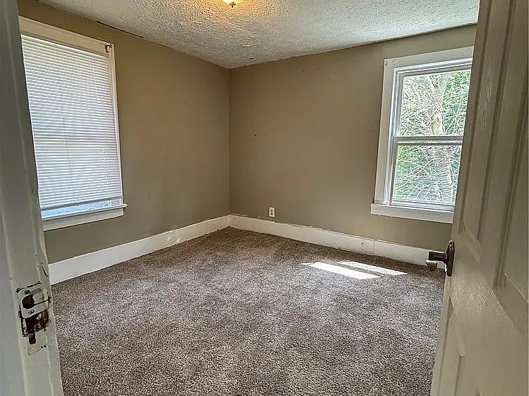 364 Ira Ave — Photo 5