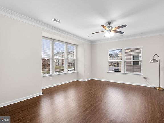 5th image of 8286 Hickory Hollow Dr