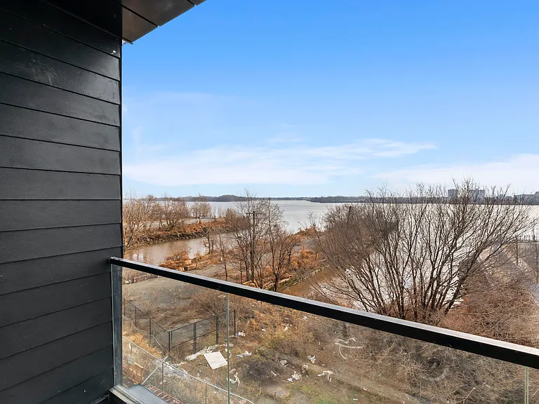 Residences at Pier 40 — Photo 29