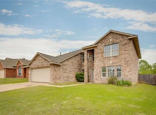 7019 Lake Jackson Dr, Arlington, TX 76002
