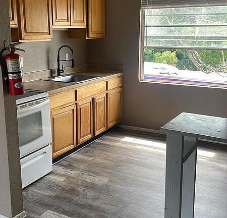 3rd image of 5261 Alhambra Dr APT 25