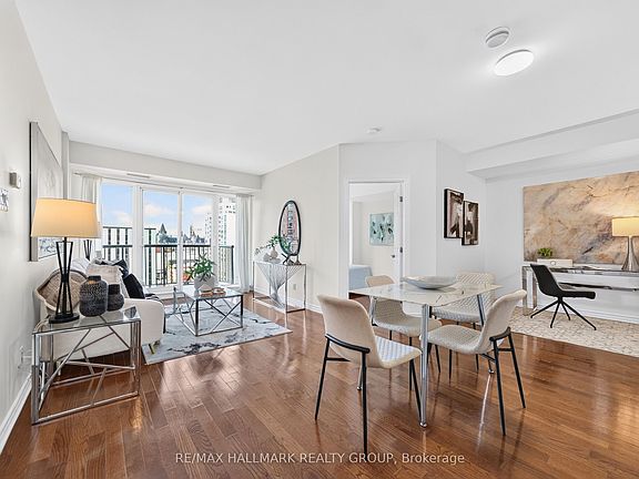 2nd image of 200 Rideau St #1405
