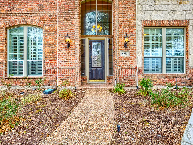 6533 Riveredge Dr — Photo 3