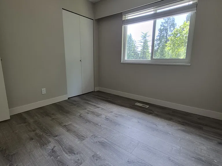 3853 Clematis Cres — Photo 21