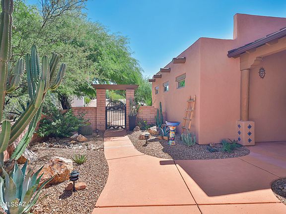3rd image of 855 E Florida Saddle Dr