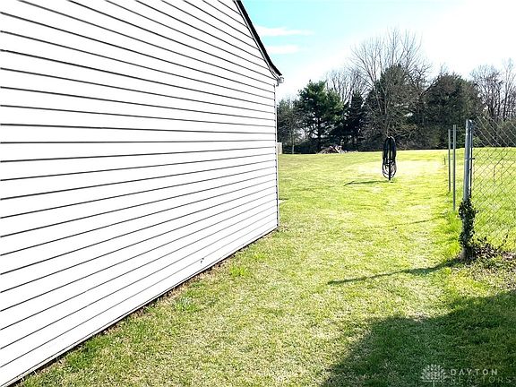 4th image of 349 Andrews Ln